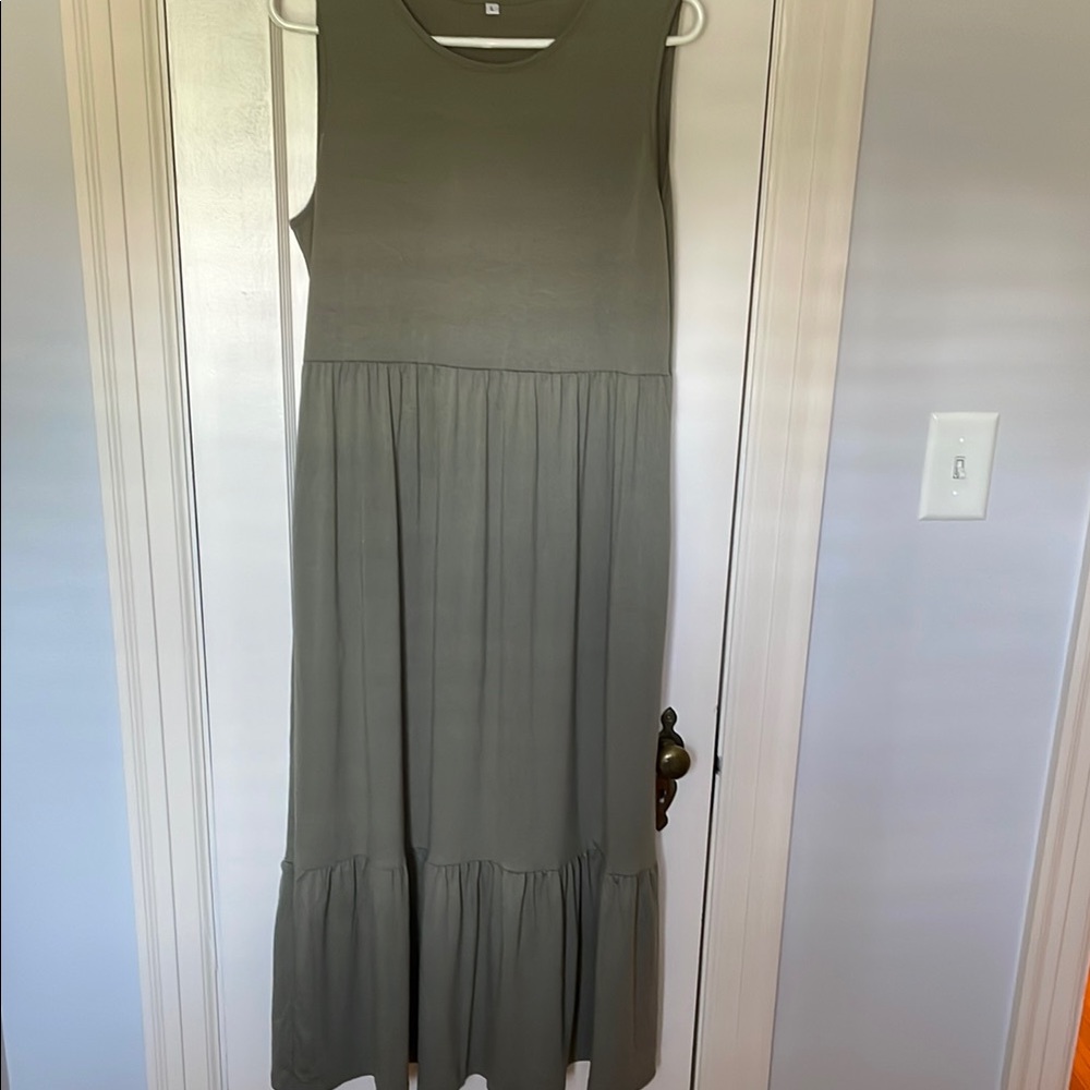 Elegant Sleeveless Olive Green Midi Maxi Dress